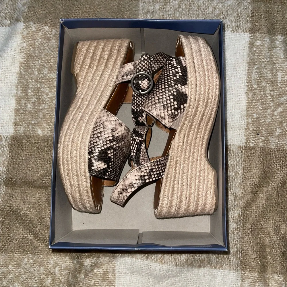 Women’s snakeskin wedges - Picture 2 of 4